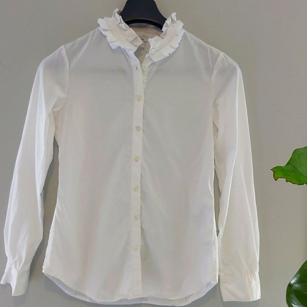 Gap White button down shirt